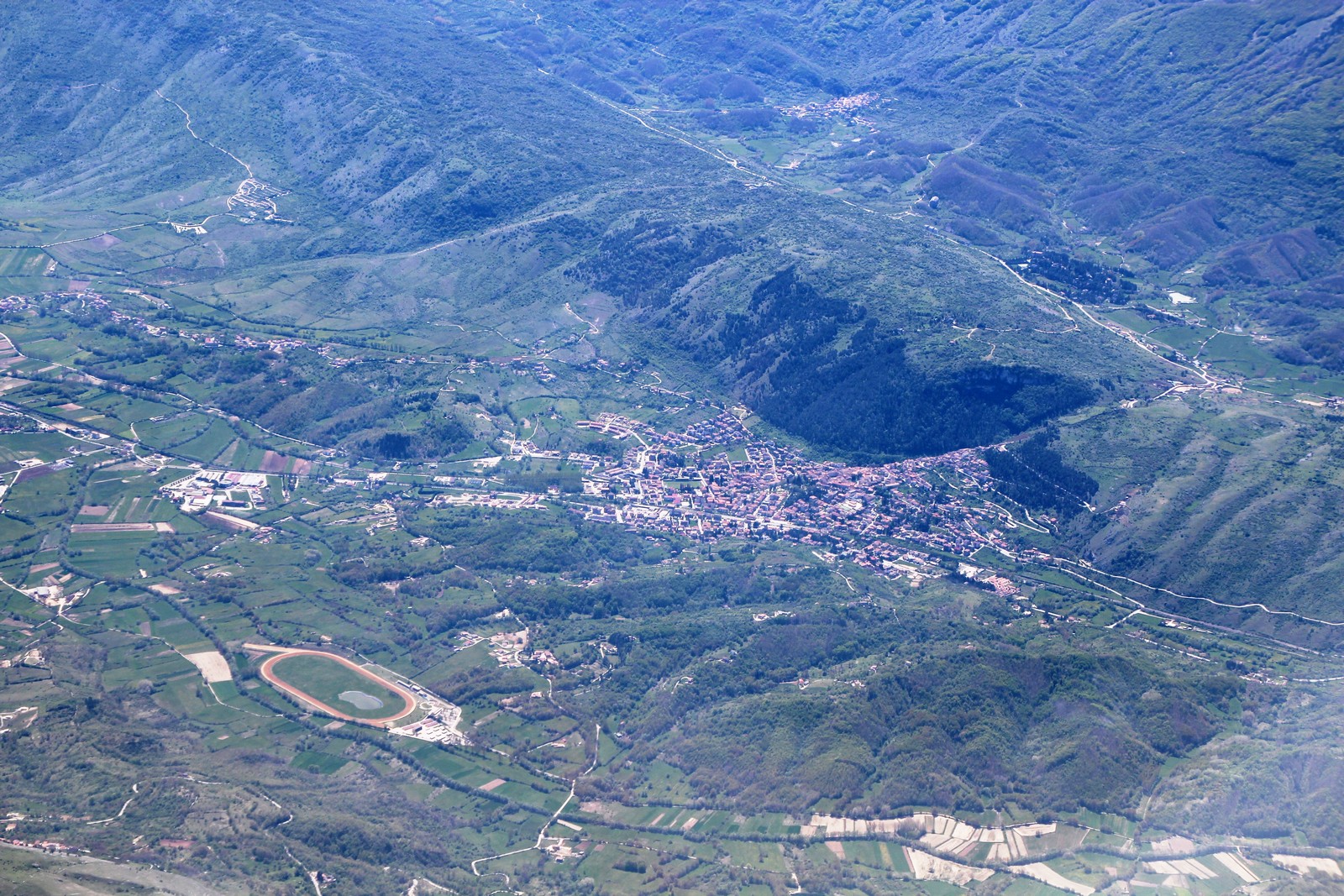 Immagine di copertina per Interruzione programmata per riparazione rete di adduzione nel Comune di Tagliacozzo.