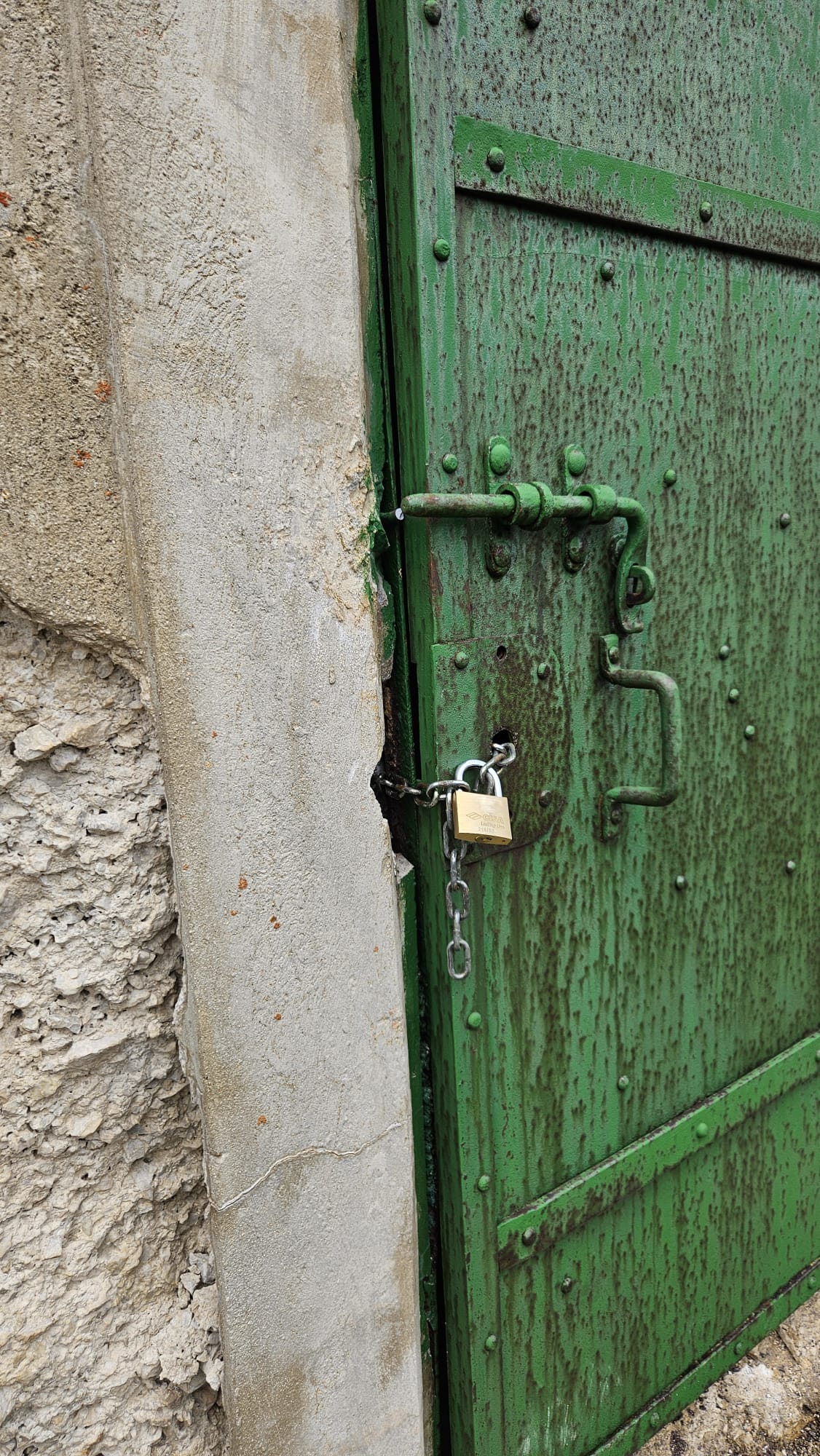 Immagine di copertina per Vandalizzata infrastruttura idrica nel comune di Aielli.