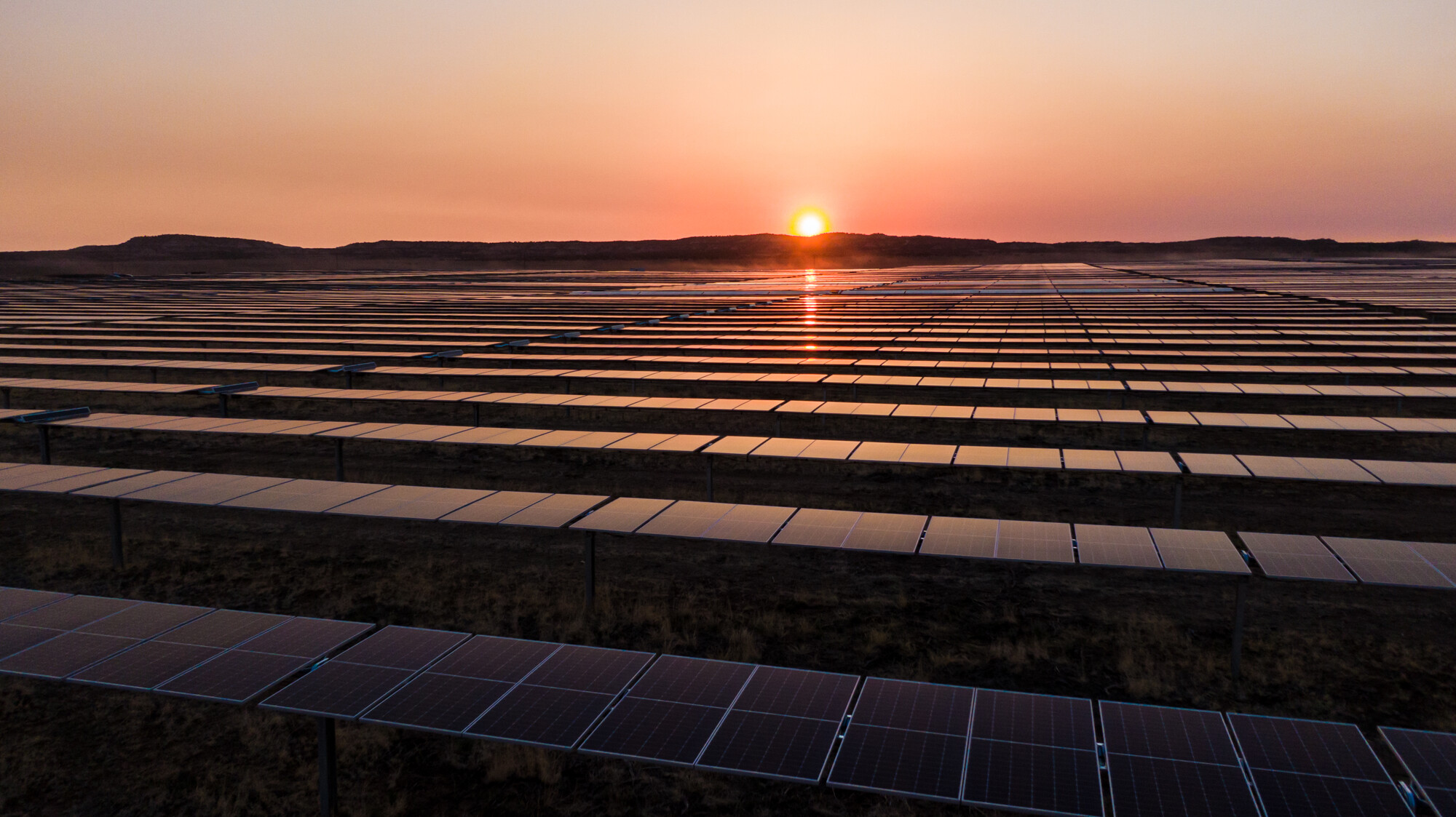 Immagine di copertina per ACCORDO STRATEGICO TRA CAM E SOCIET� COM E SPA PER CONDIVISIONE DI 11,3 MILIONI DI KWH DI ENERGIA FOTOVOLTAICA 