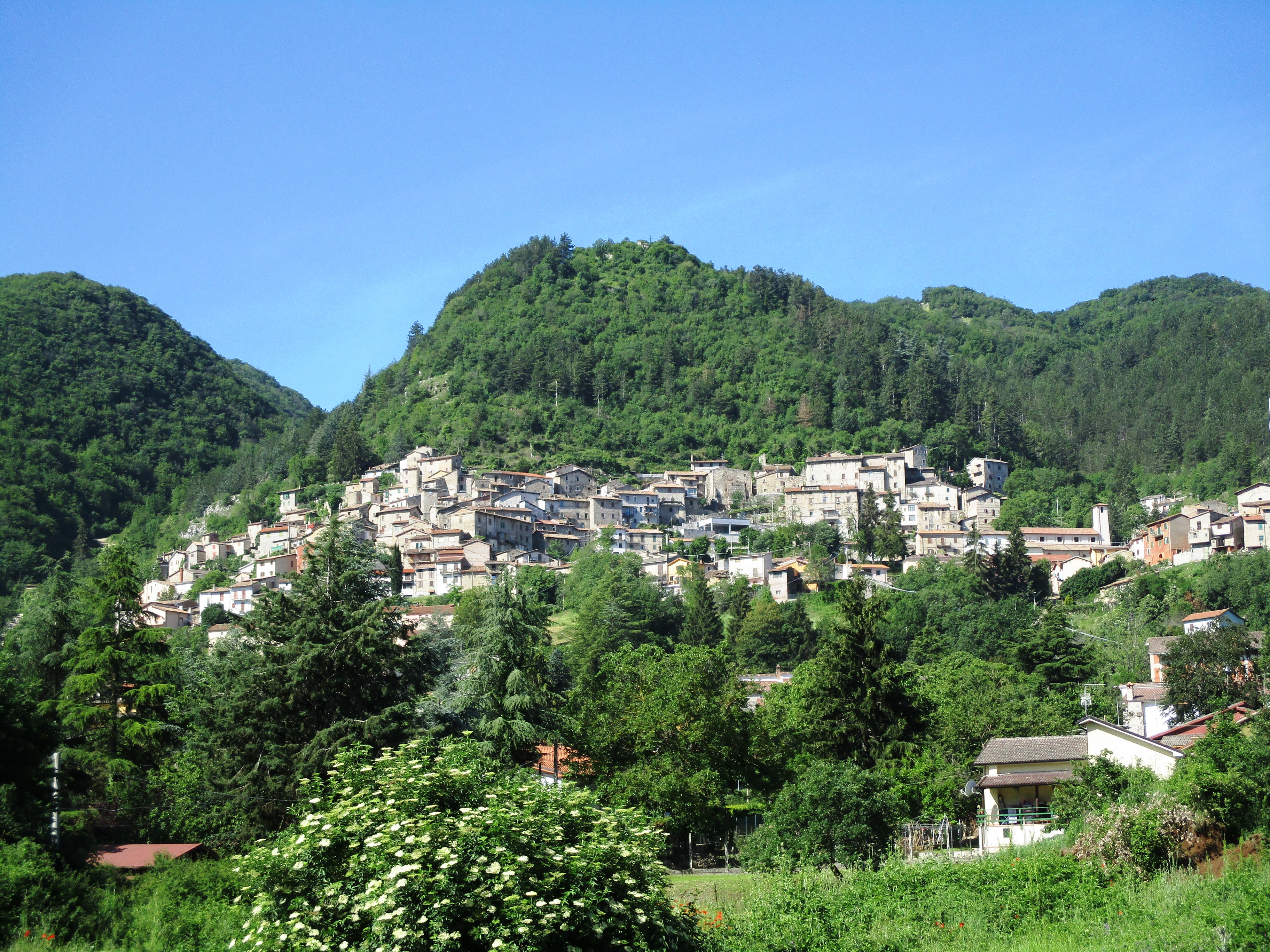 Immagine di copertina per Interruzione flusso idrico abitato di Rocca di Botte medio alto.