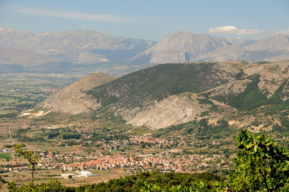 Intervento tecnico per riparazione condotta idrica di adduzione per \