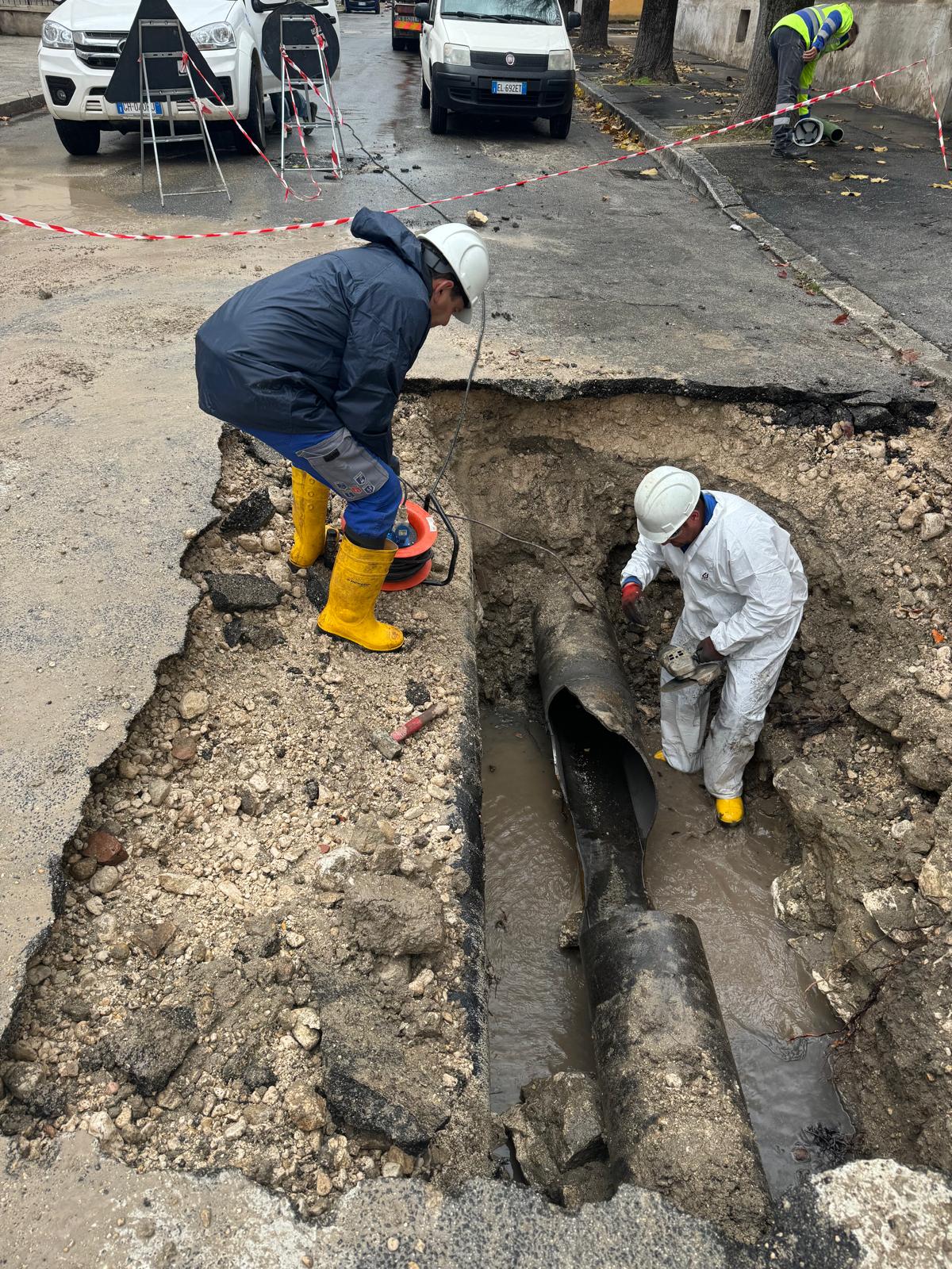 Perdita idrica in via Vidimari ad Avezzano