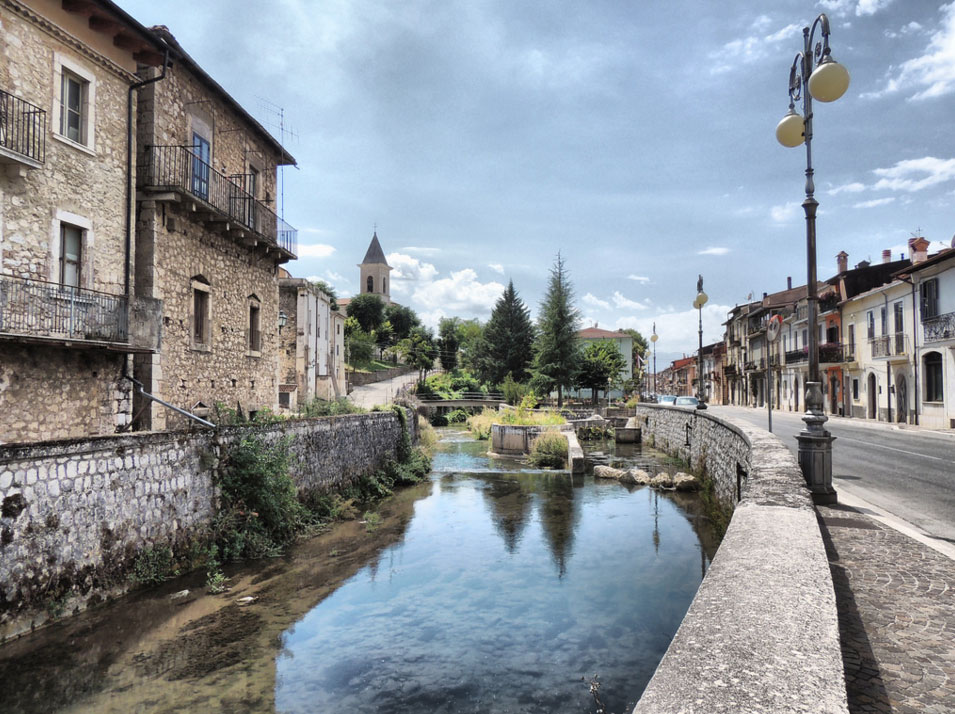 Intervento di riparazione rete idrica Via P. Marso S.S. 83 ingresso abitato di Pescina (civici 45-111)